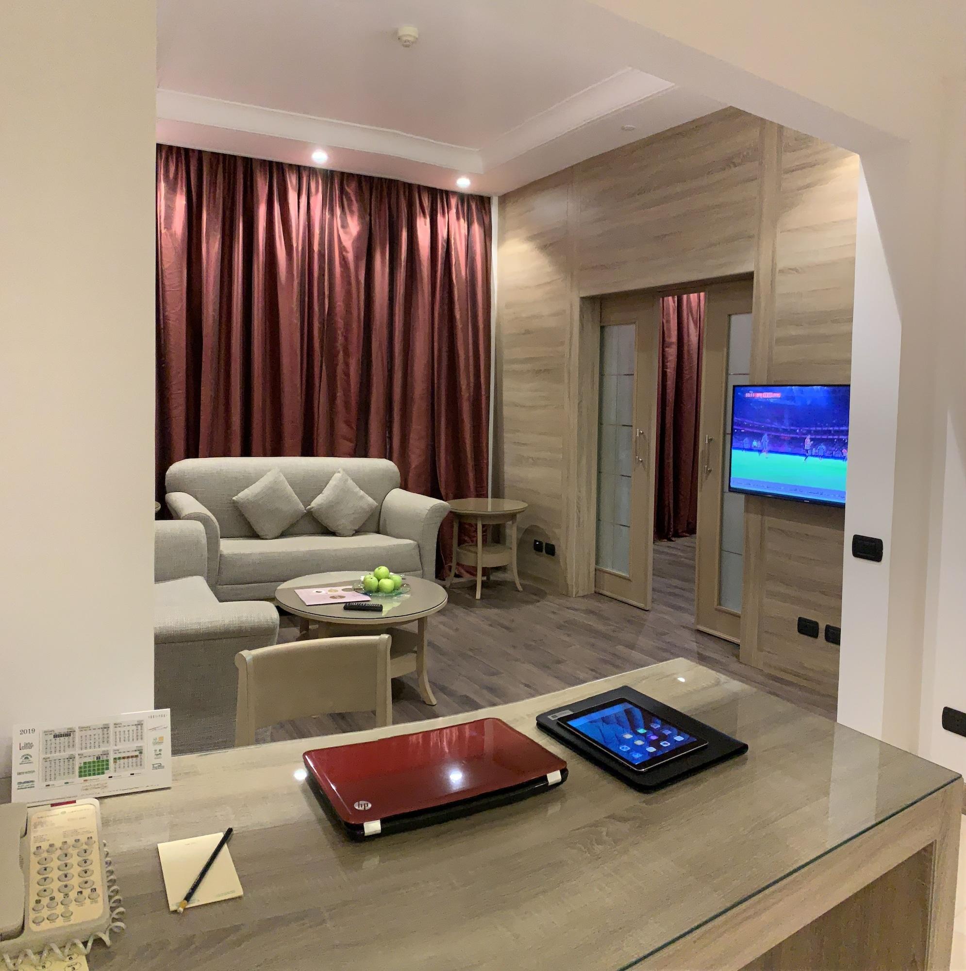 Carlton Al Moaibed Hotel Dammam Exterior foto A suite at the hotel