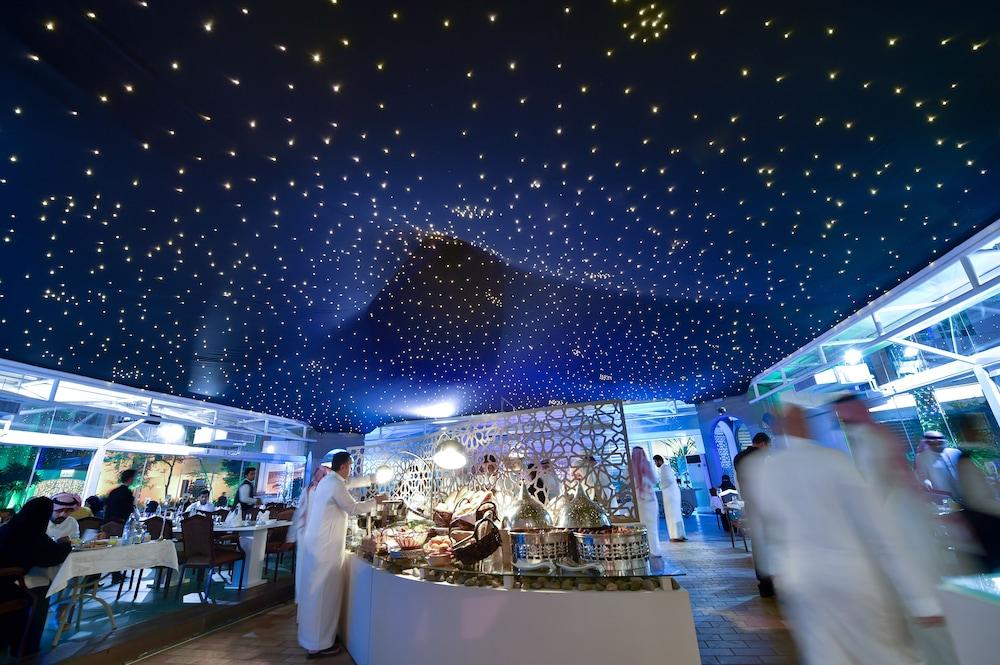 Carlton Al Moaibed Hotel Dammam Exterior foto The tent