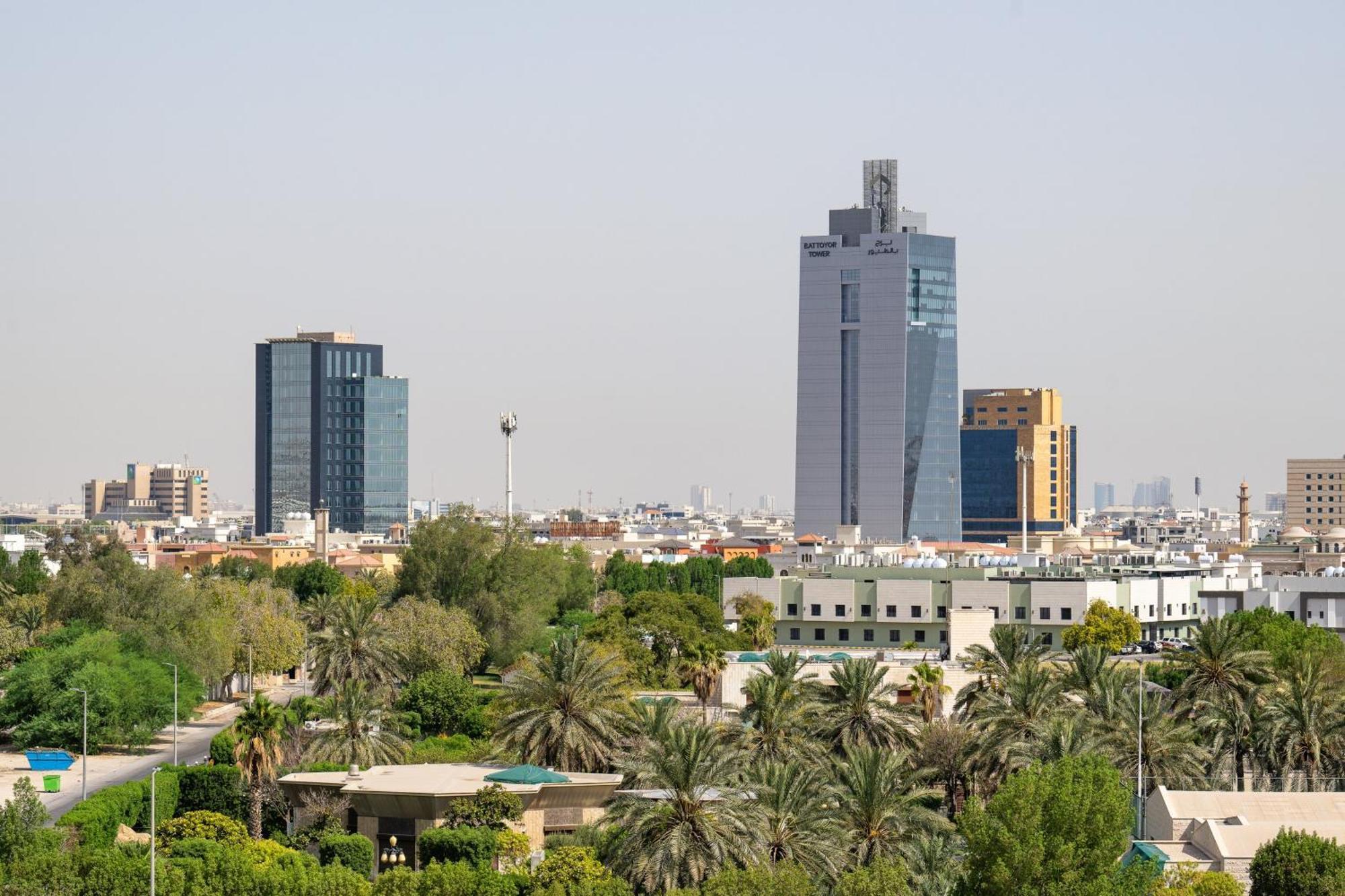 Carlton Al Moaibed Hotel Dammam Exterior foto Riyadh skyline