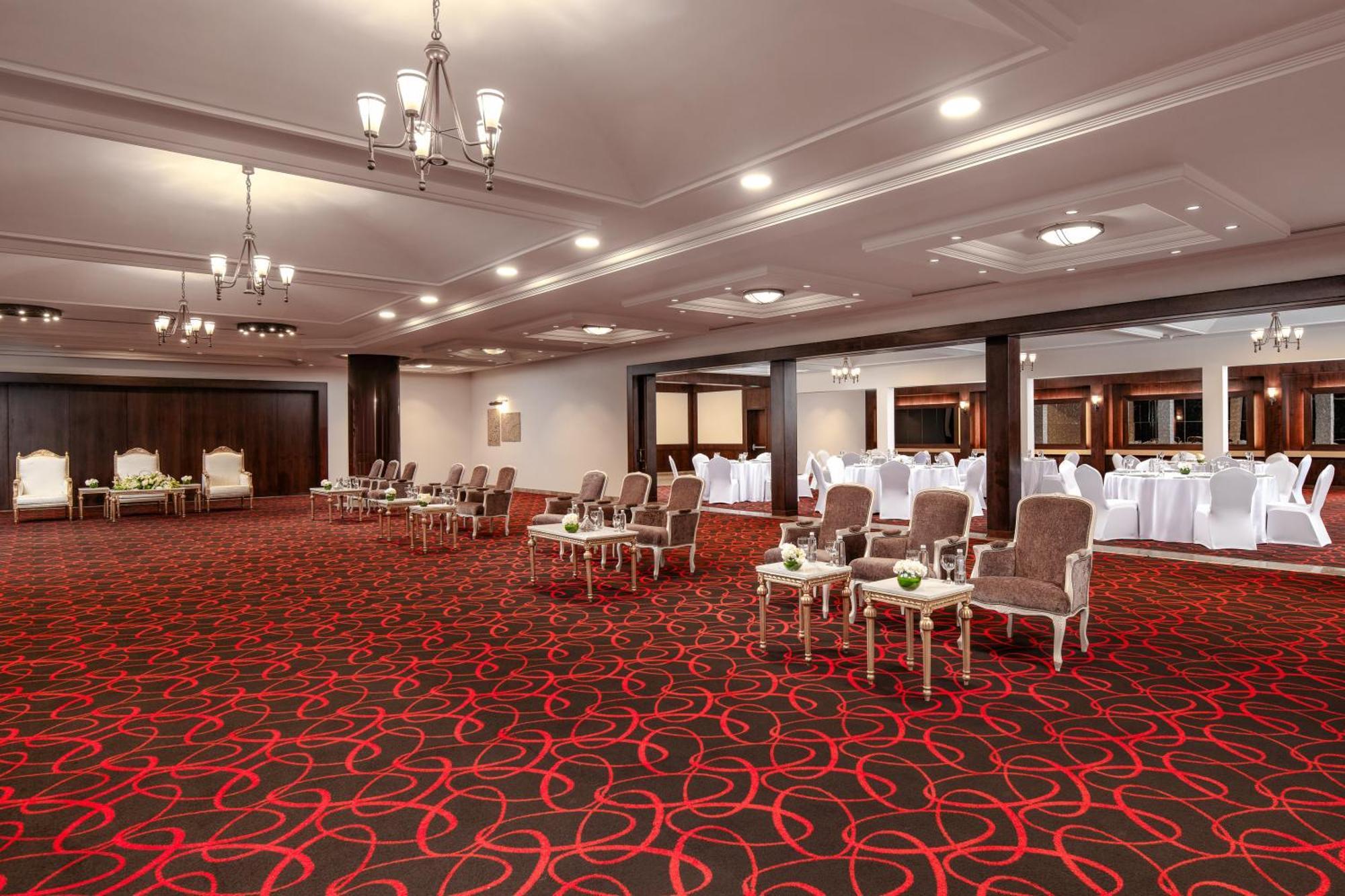 Carlton Al Moaibed Hotel Dammam Exterior foto The ballroom at the hotel