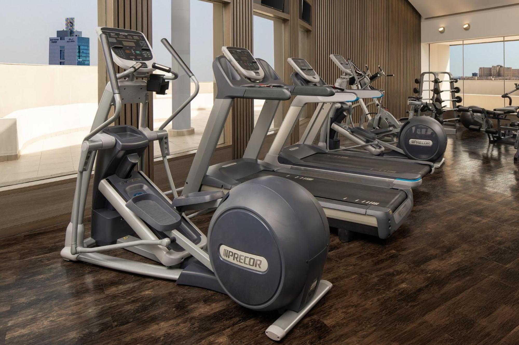 Carlton Al Moaibed Hotel Dammam Exterior foto A Precor elliptical trainer