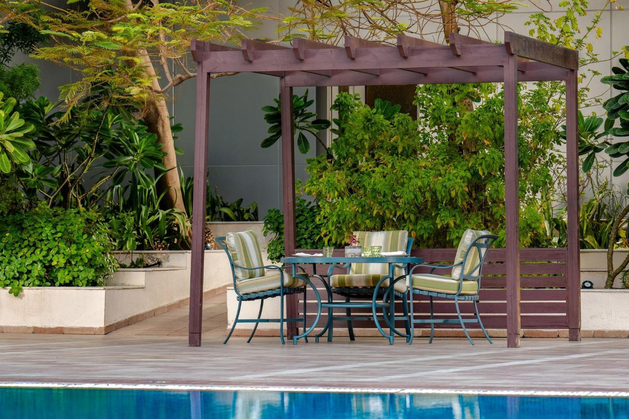 Carlton Al Moaibed Hotel Dammam Exterior foto Pergola