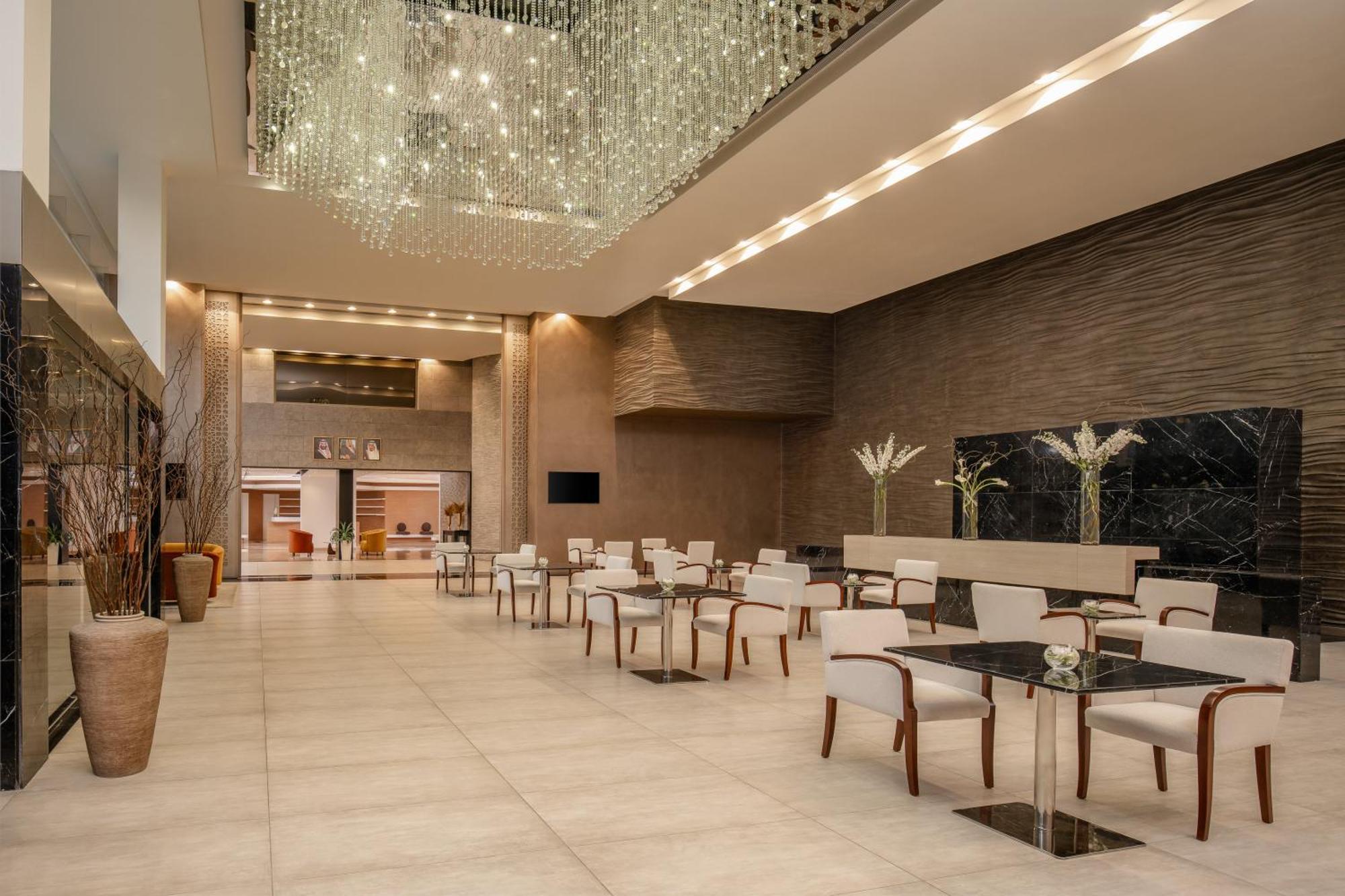 Carlton Al Moaibed Hotel Dammam Exterior foto The lobby