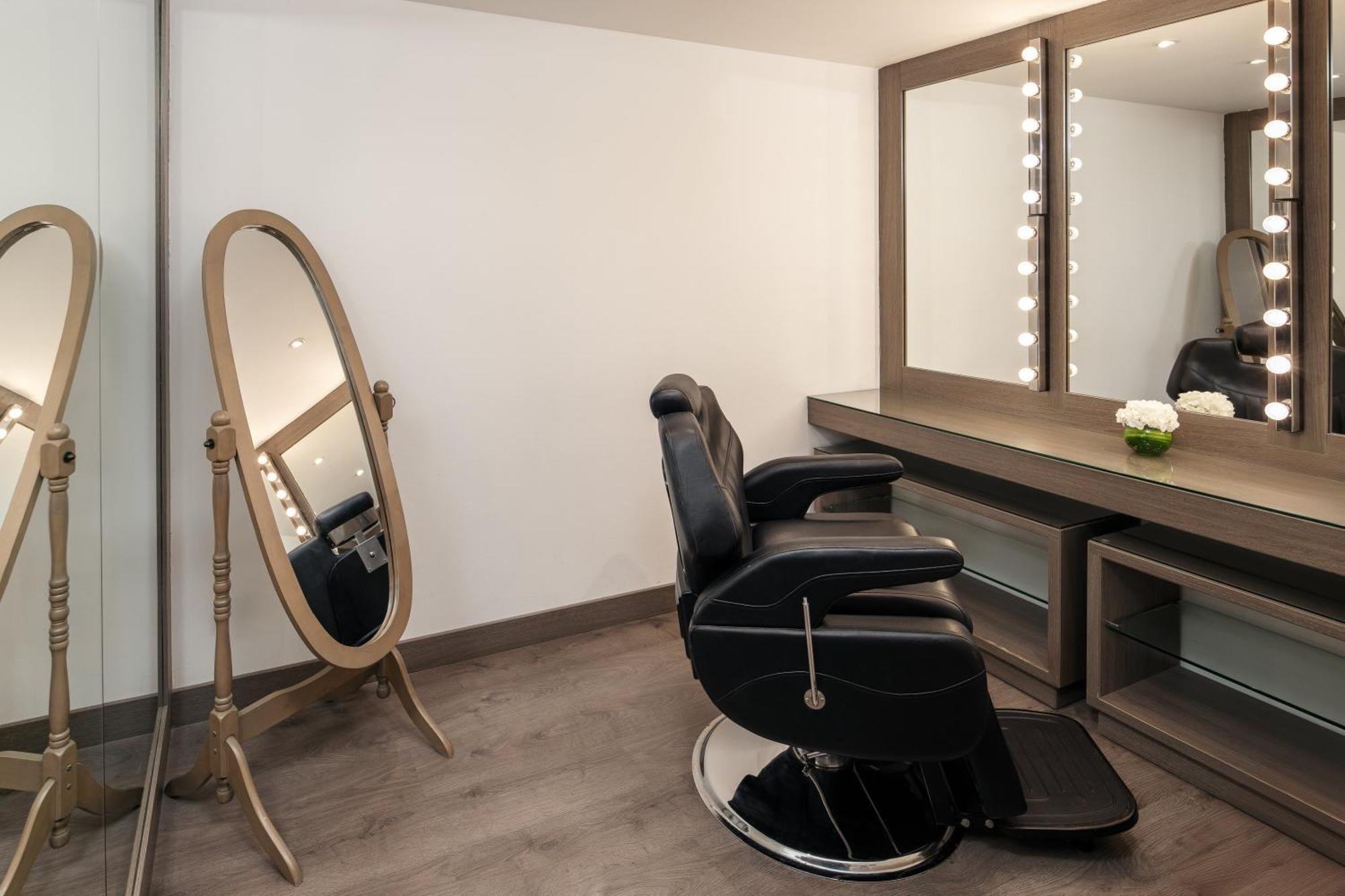 Carlton Al Moaibed Hotel Dammam Exterior foto The salon's interior